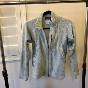 light patagonia fleece!!